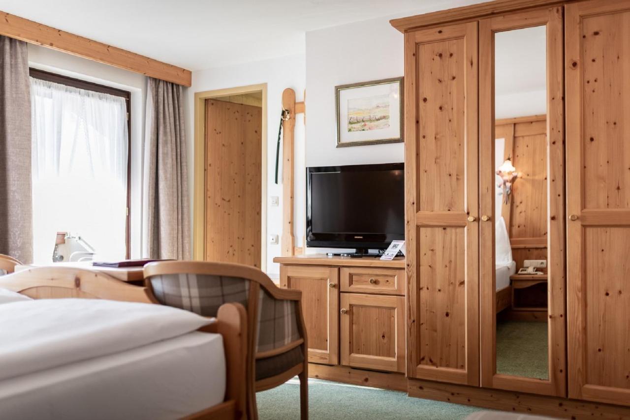 Hotel Alpenrose 佩尔蒂绍 外观 照片