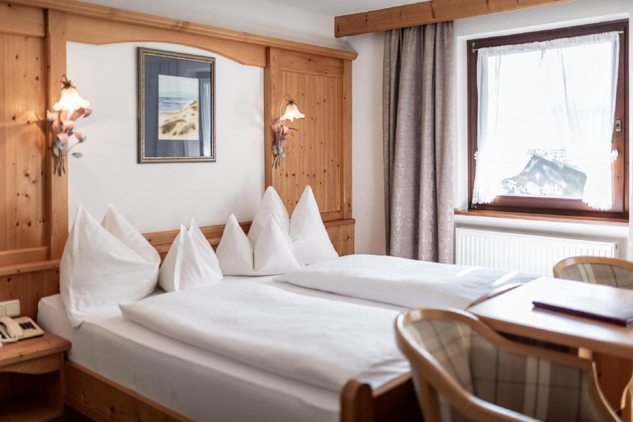 Hotel Alpenrose 佩尔蒂绍 外观 照片